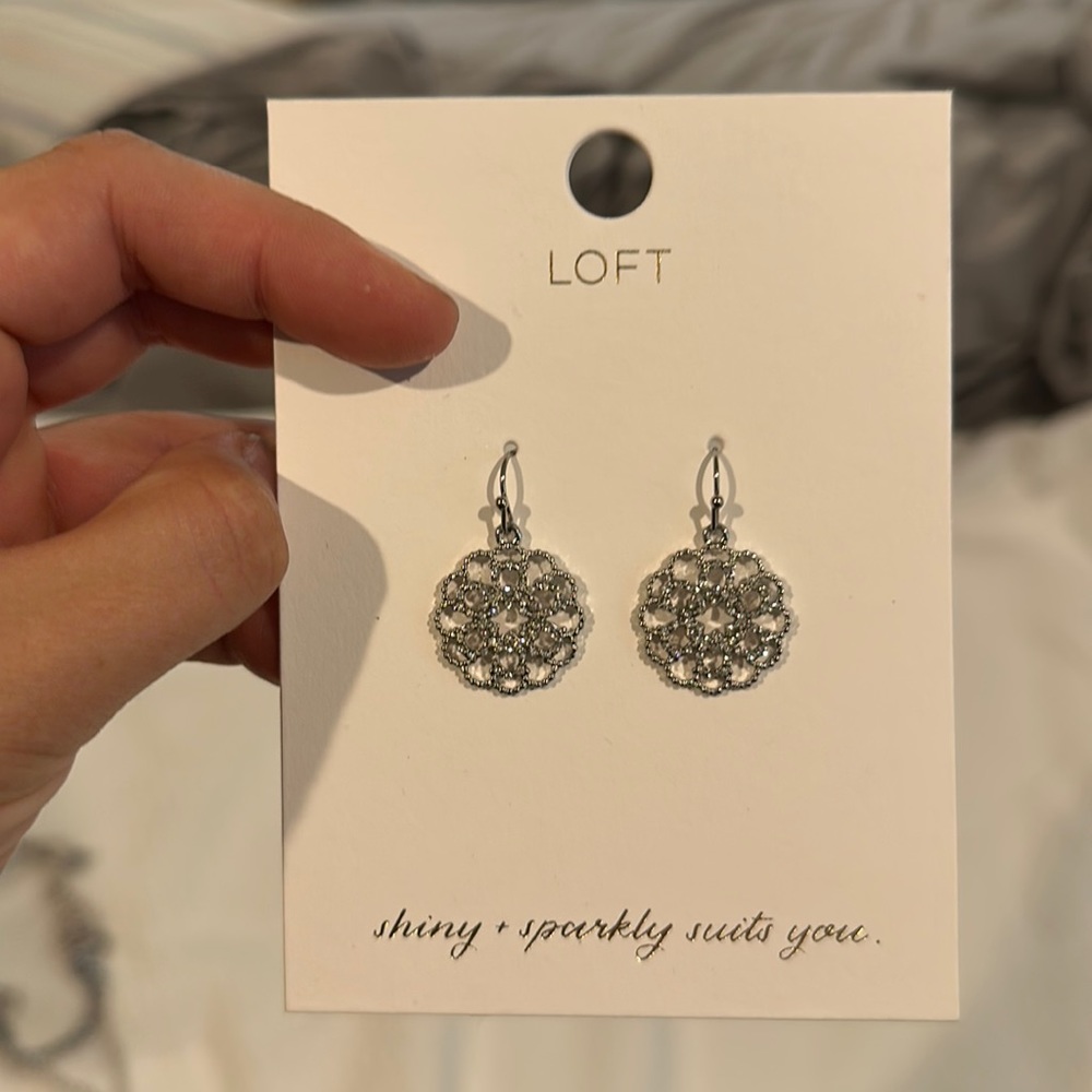 LOFT dangle flower earrings NWT